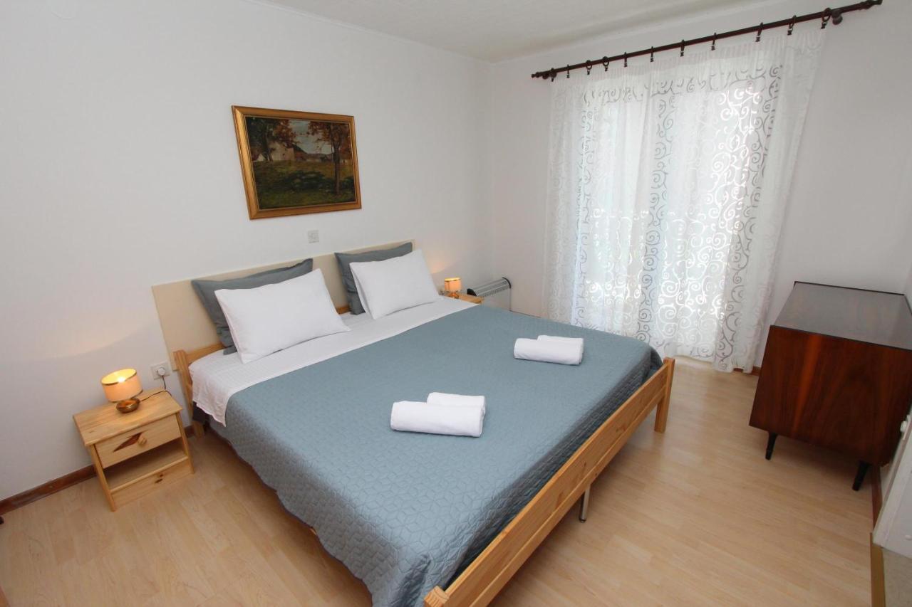 Apartments Knezovic روفينج المظهر الخارجي الصورة