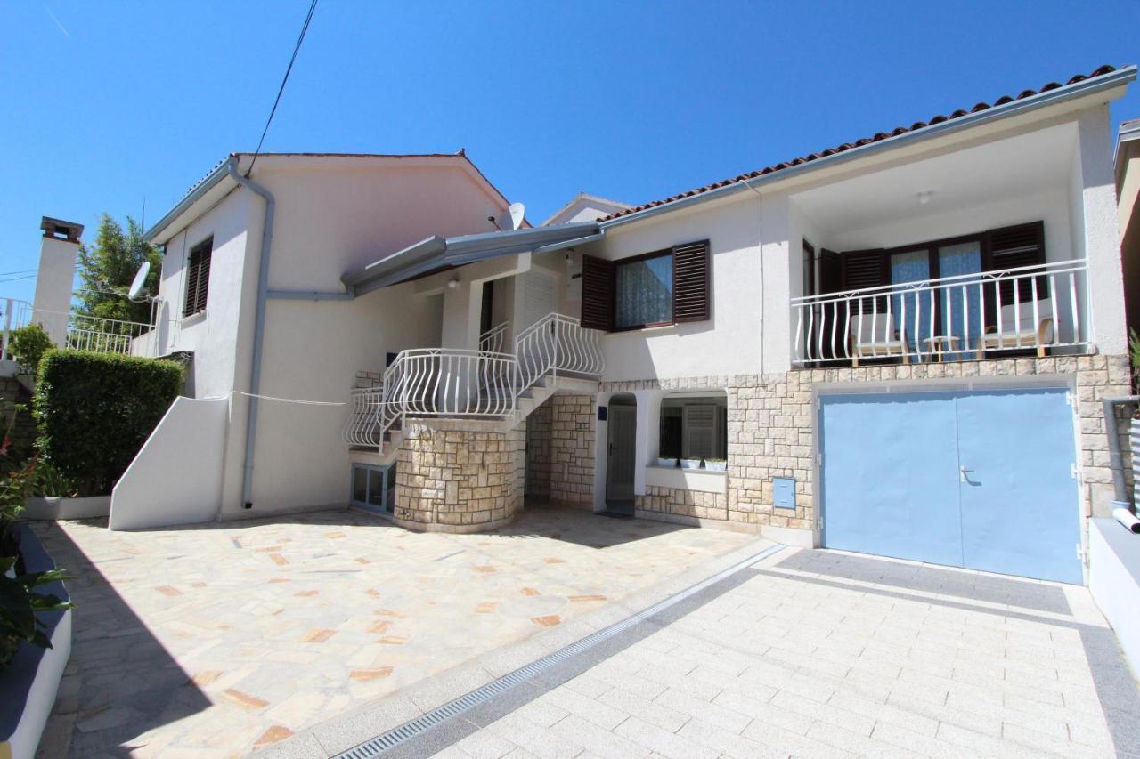 Apartments Knezovic روفينج المظهر الخارجي الصورة
