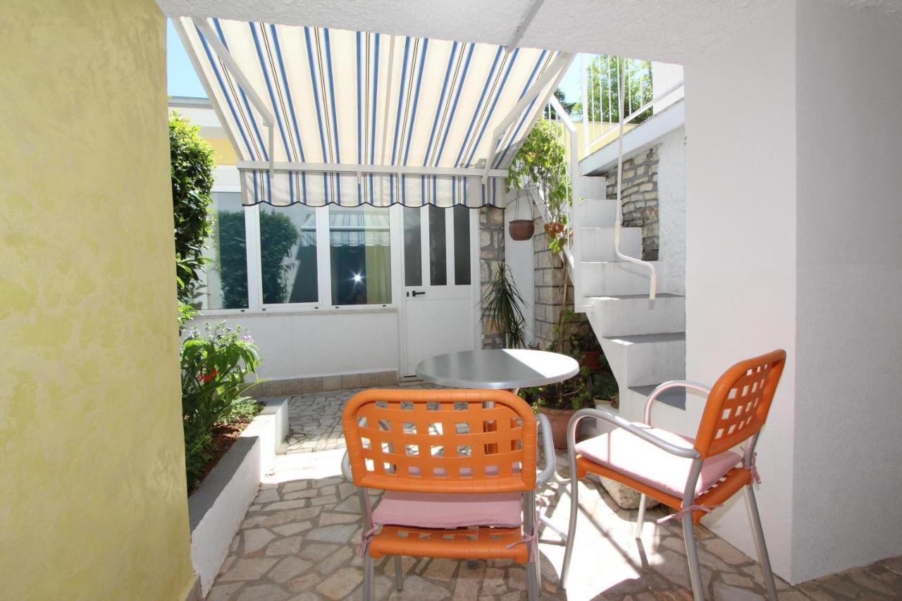 Apartments Knezovic روفينج المظهر الخارجي الصورة