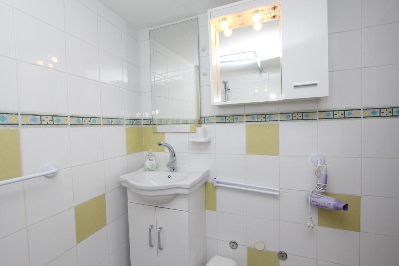 Apartments Knezovic روفينج المظهر الخارجي الصورة