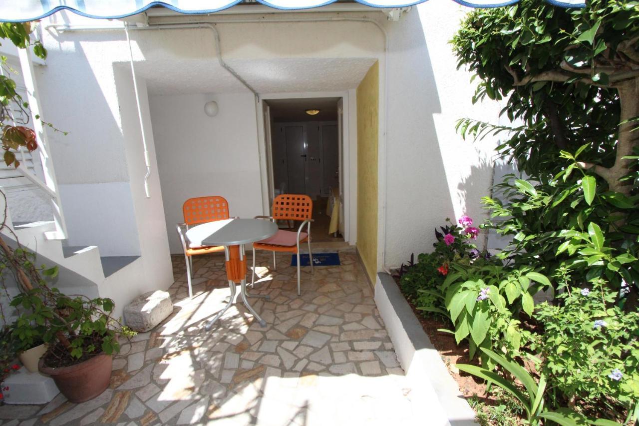 Apartments Knezovic روفينج المظهر الخارجي الصورة