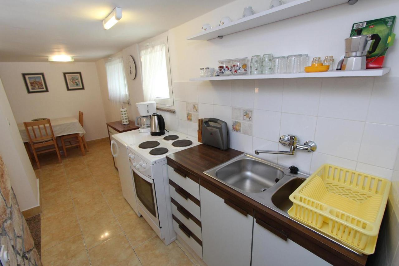 Apartments Knezovic روفينج المظهر الخارجي الصورة