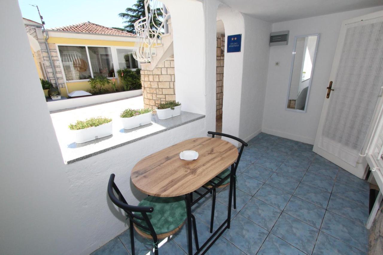 Apartments Knezovic روفينج المظهر الخارجي الصورة